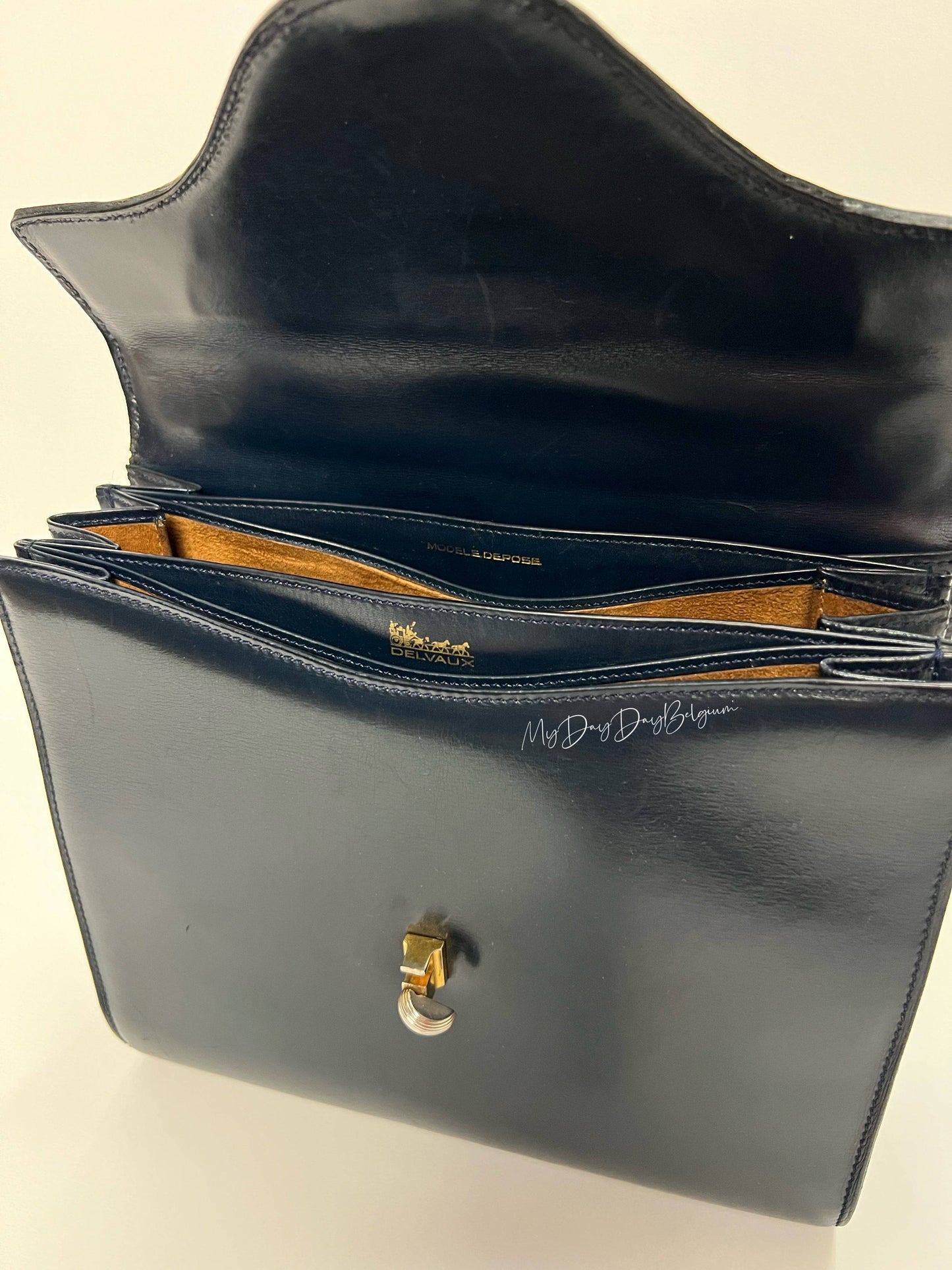 Delvaux vintage 1969 in blue marine