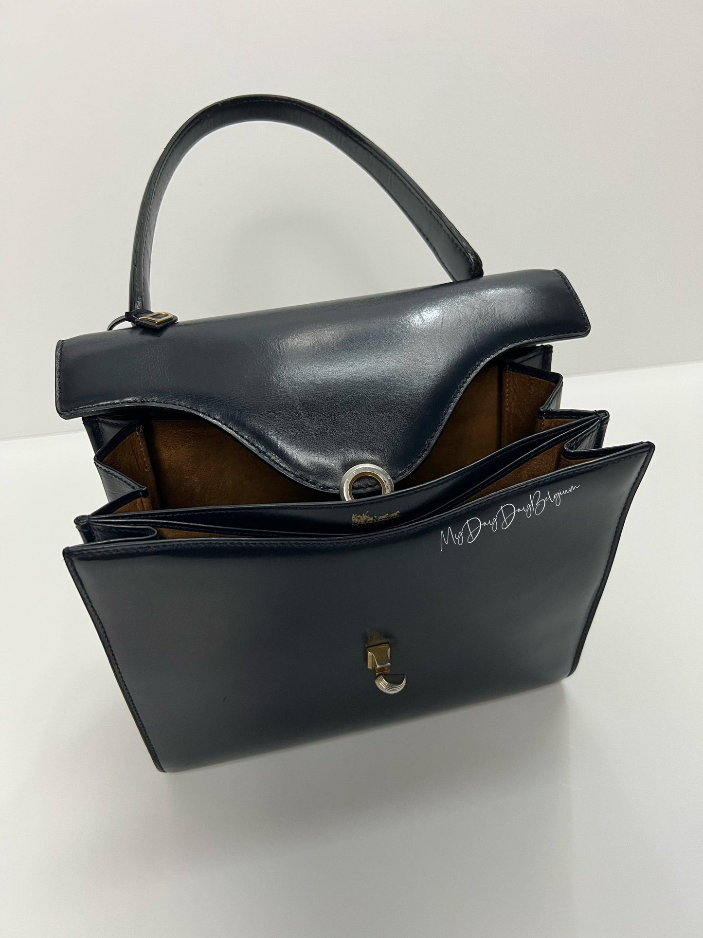Delvaux vintage 1969 in blue marine