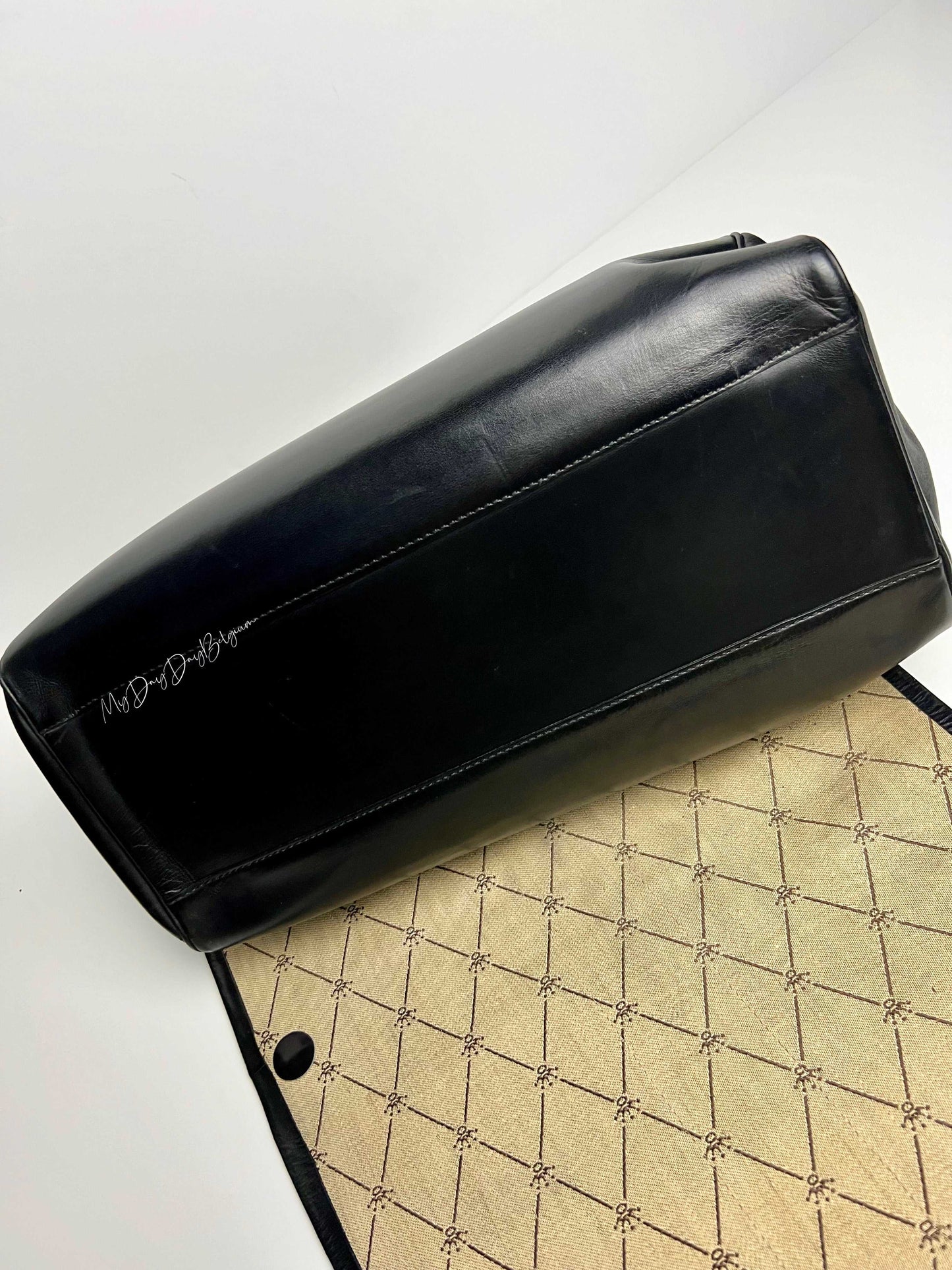 Delvaux vintage top handle 1961