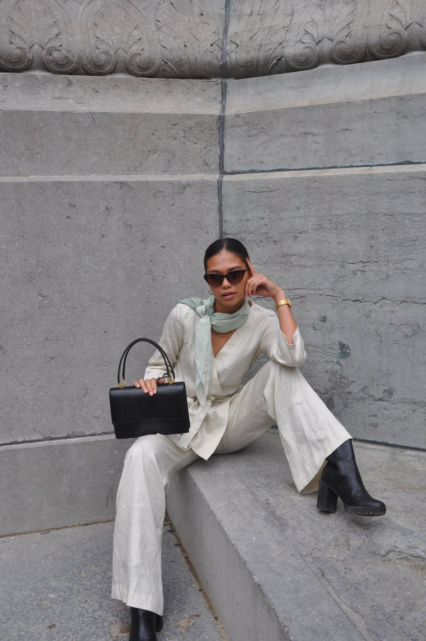 Delvaux vintage top handle handbag in lizard leather 1974
