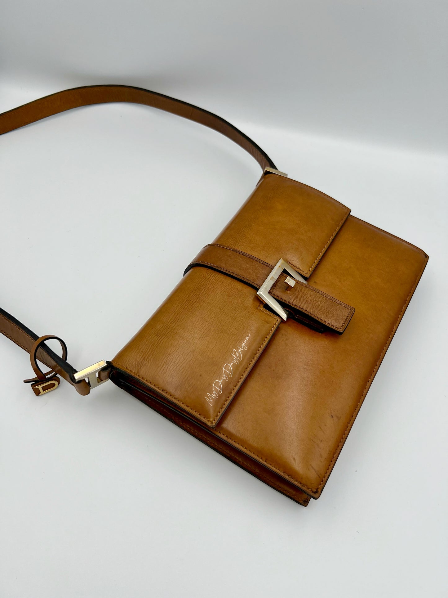 Delvaux vintage crossbody camel colour 1969