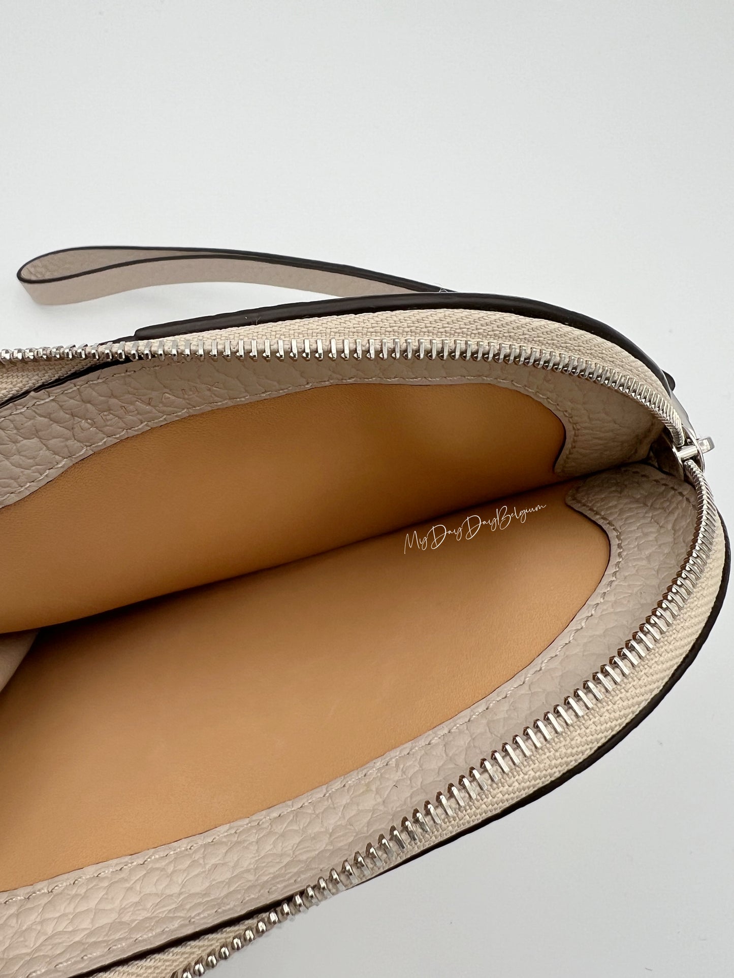 Delvaux Pin D Multifunctions taurillon soft wallet