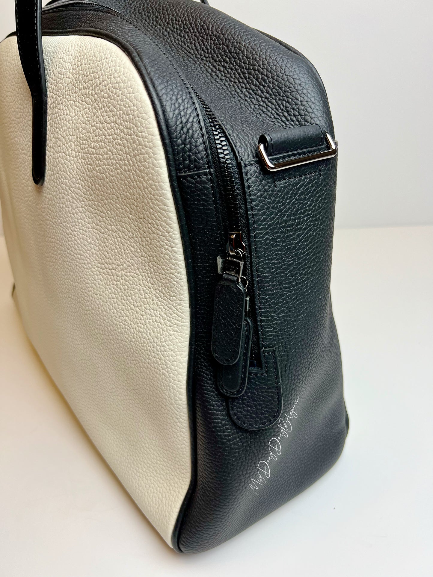 Delvaux Magritte D-Off Taurillon Soft ivory-noir