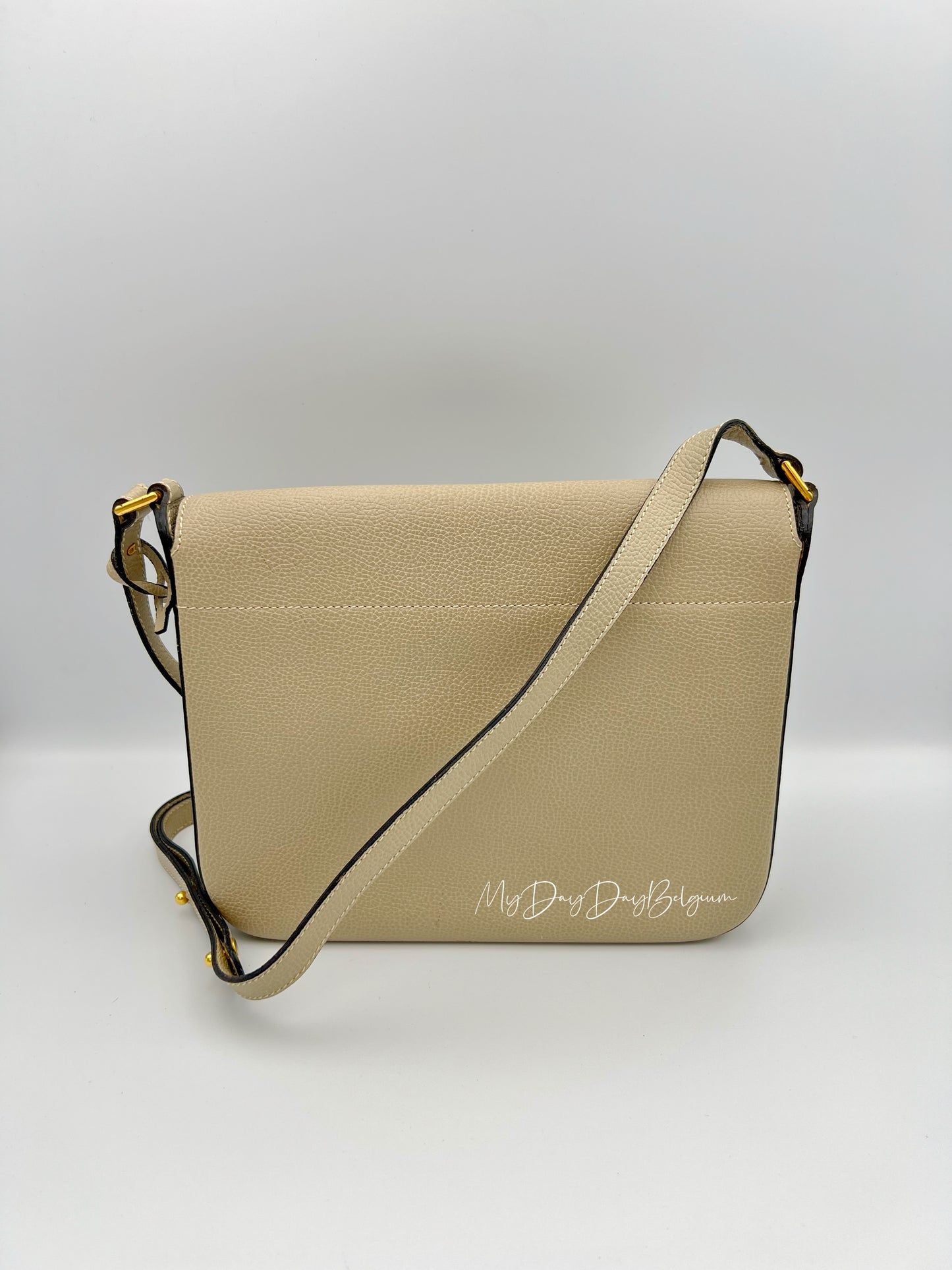 Delvaux vintage crossbody in jumping leather taupe colour 1980s
