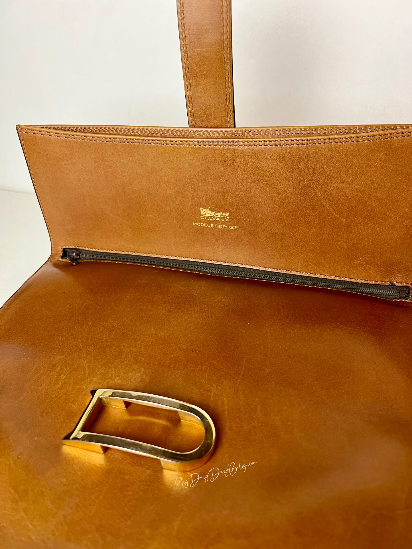 Delvaux Leonce clutch vintage 1973