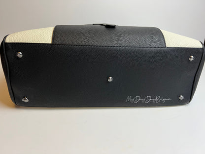 Delvaux Magritte  D-off Top Handle Black / Ivory 2023