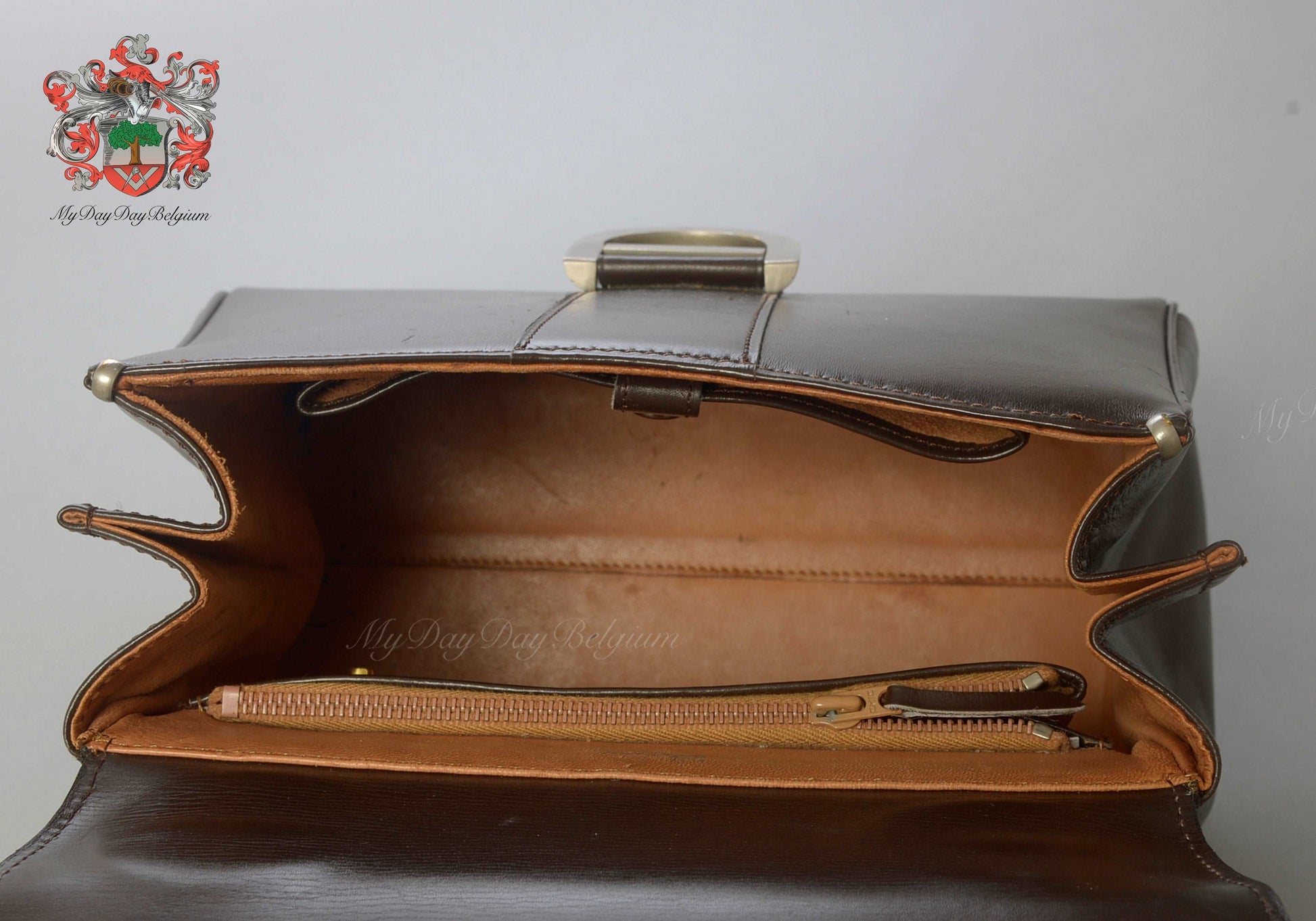 A review for the vintage lovers: my 1974 Delvaux Brillant PM : r