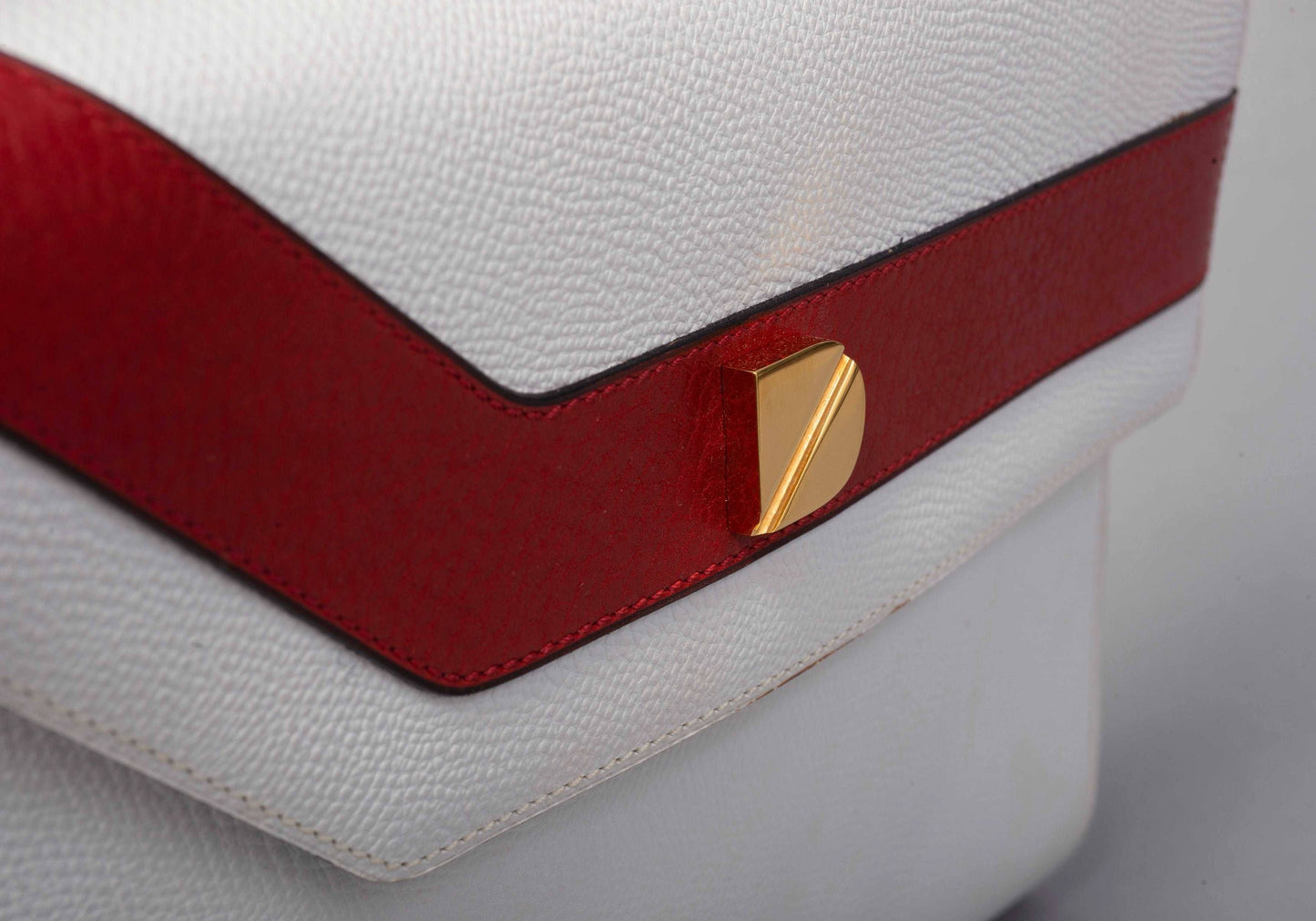 Delvaux vintage crossbody bag in white leather 1984