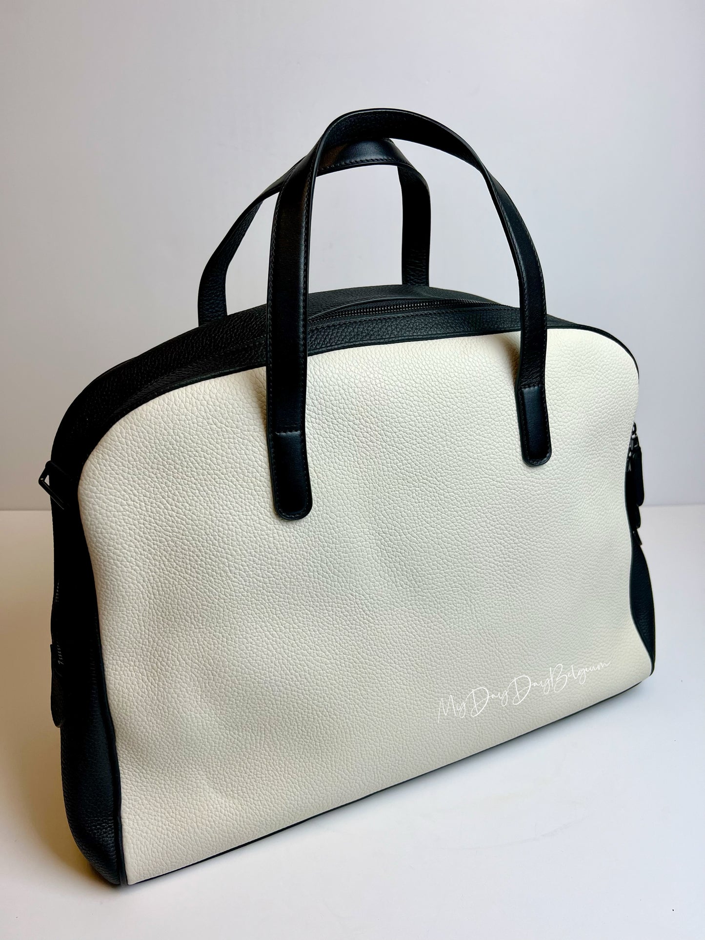 Delvaux Magritte D-Off Taurillon Soft ivory-noir