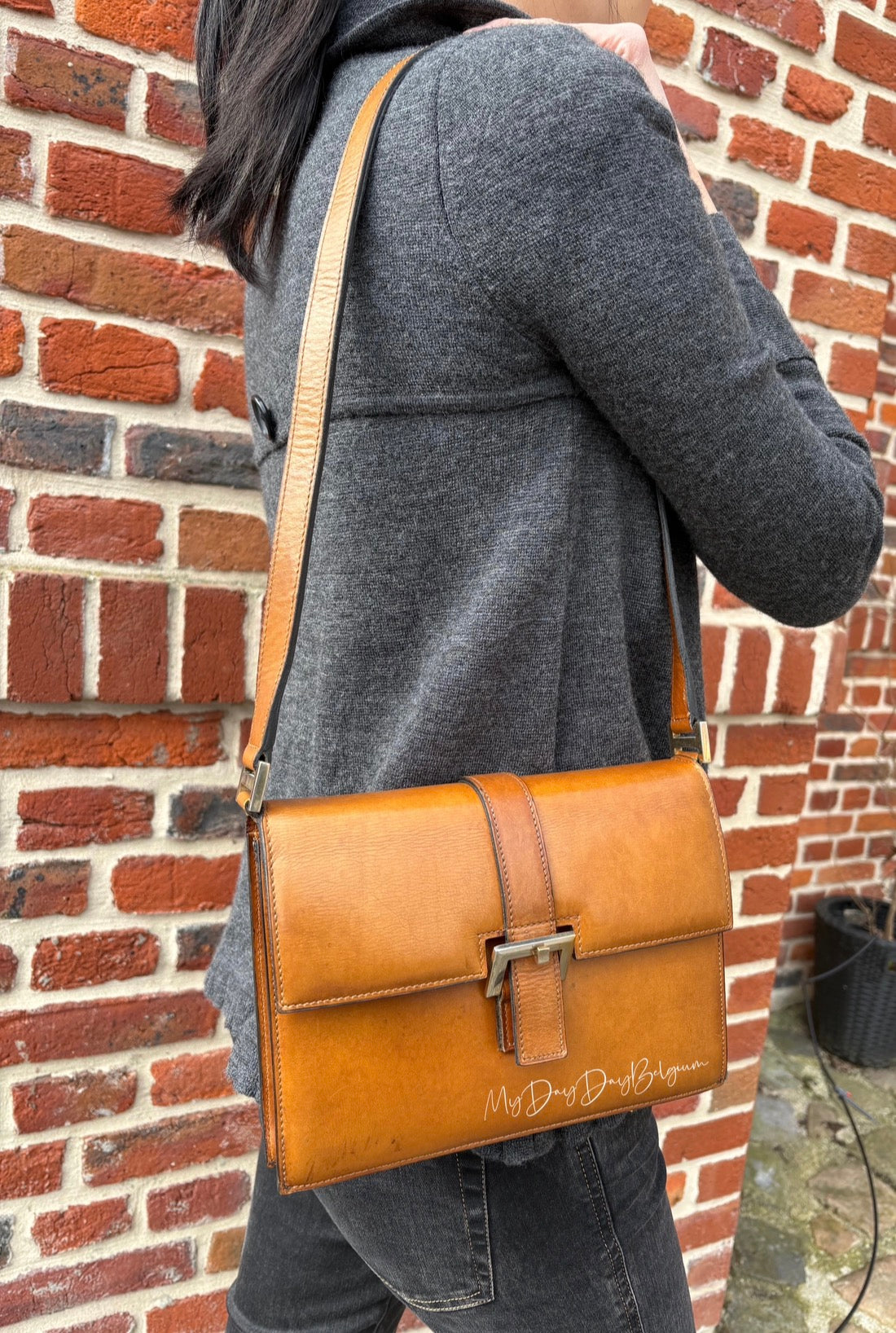 Delvaux vintage crossbody camel colour 1969