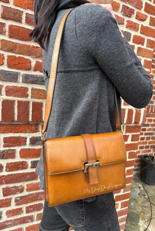 Delvaux vintage crossbody camel colour 1969