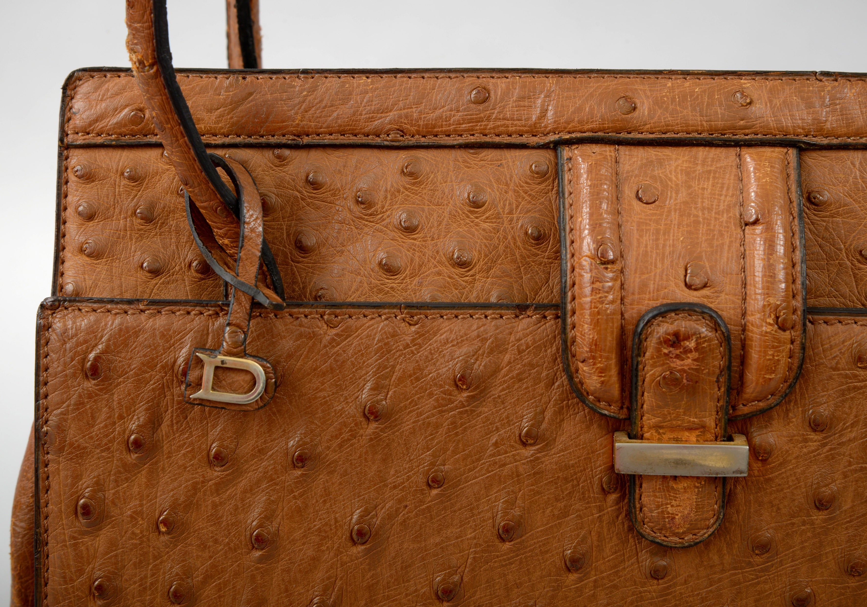 At Auction: A Delvaux Brillant MM ostrich leather handbag, H 22 - W 29 - D  15 cm